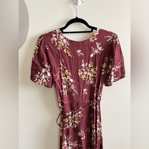 ASTR the Label Adeline Floral Print Wrap Midi Dress - Picture 4 of 8